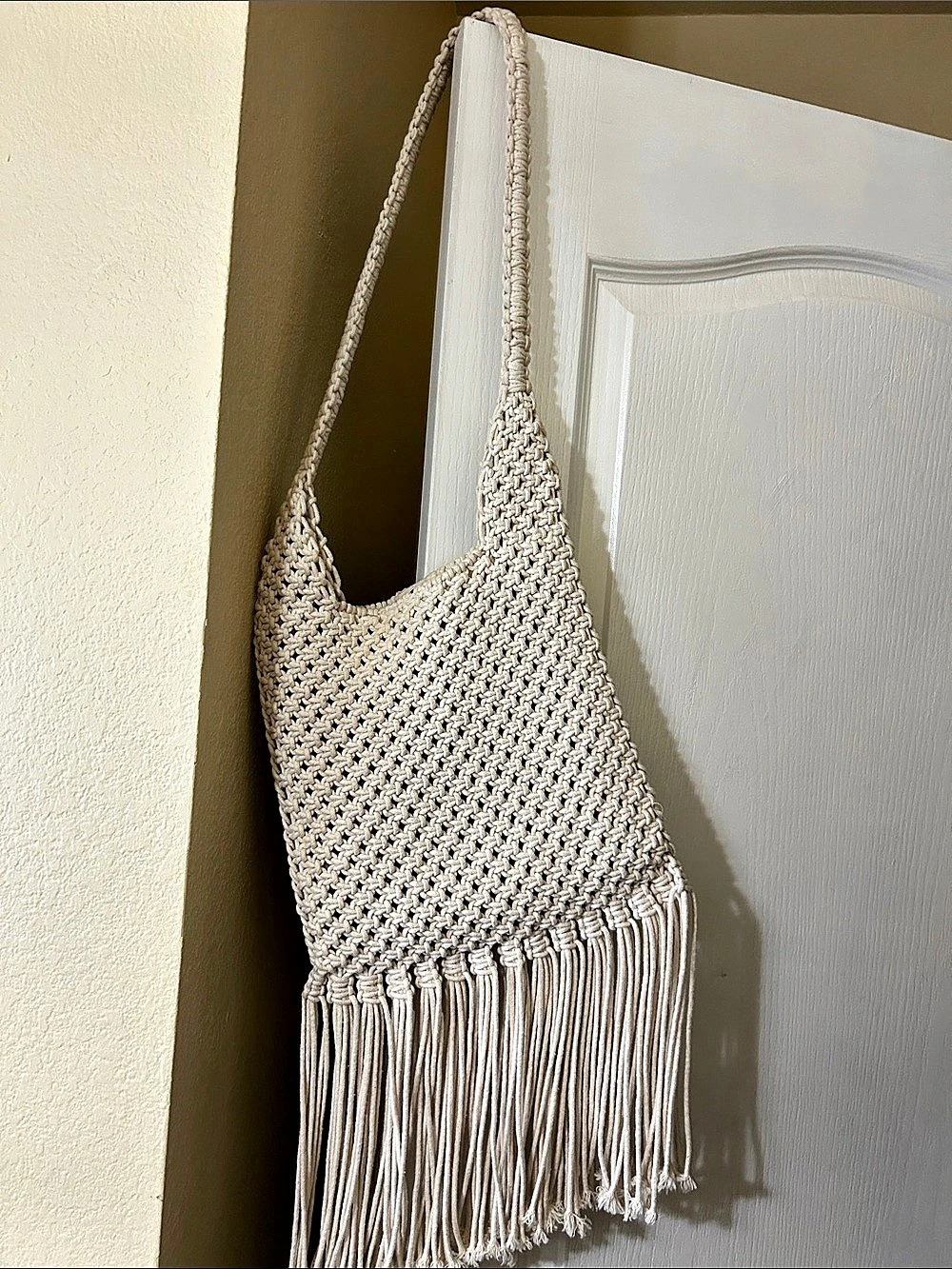 Macramé Fringe Shoulder Bag in Cream